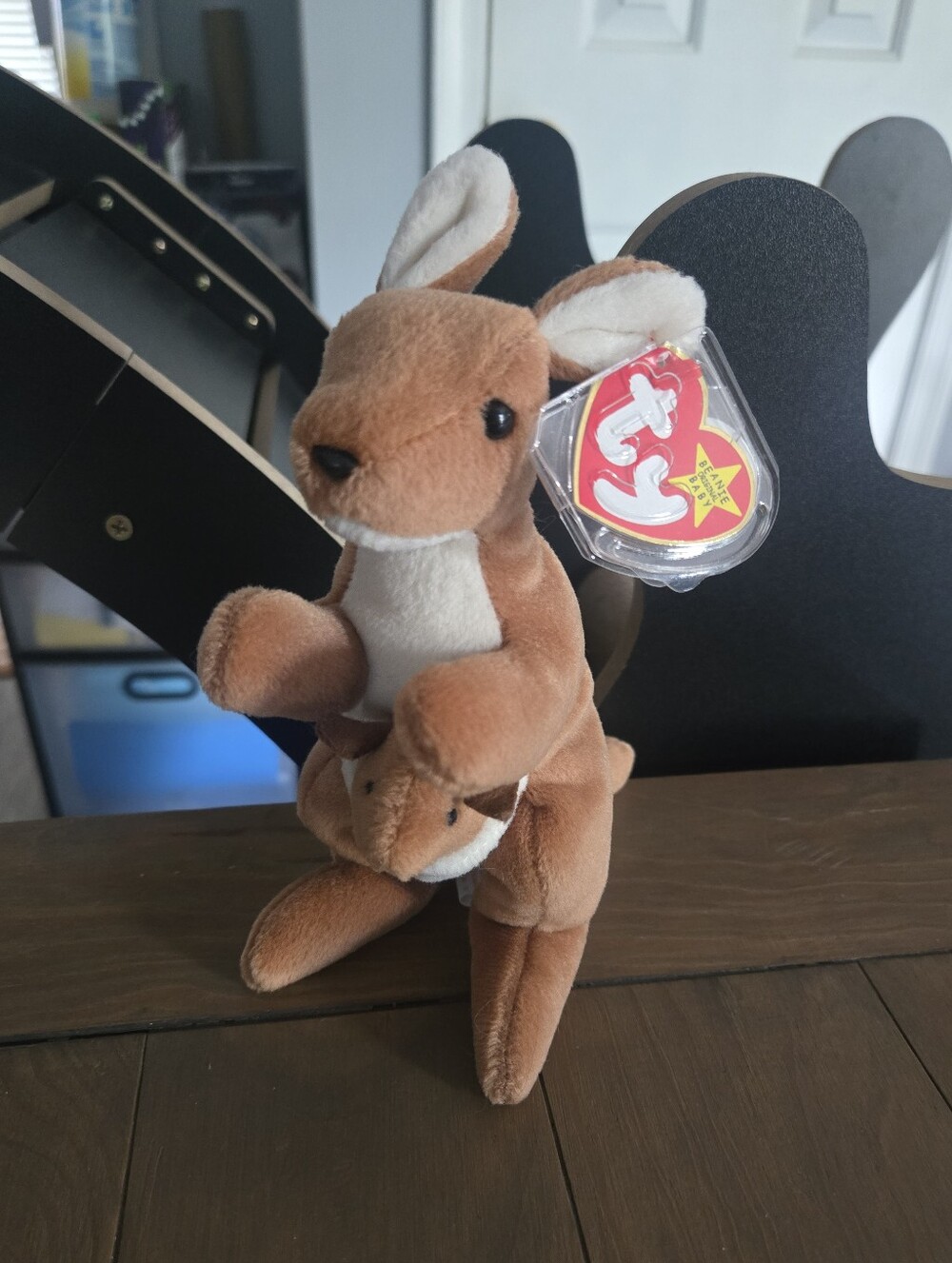 Vintage 1996 Ty Beanie Baby Plush Pouch the Kangaroo New With Tags & Protector